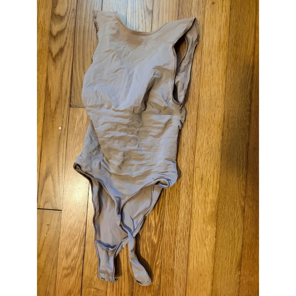 Skims Seamless Sculpt Bodysuit Brief Cut Clay Beige Size M Medium
